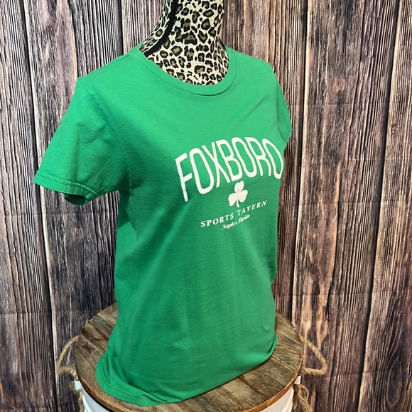 Woman’s Graphic Fitted Tee- Size large - Picture 6 of 6